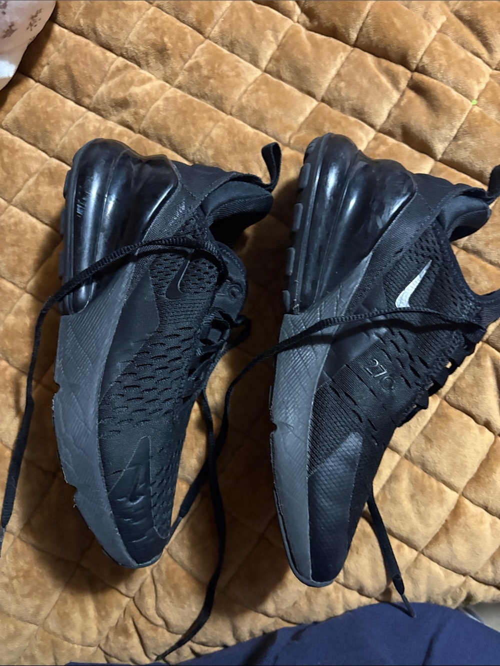 Nike Black Air 270 Athletic Sneakers - Picture 3 of 7